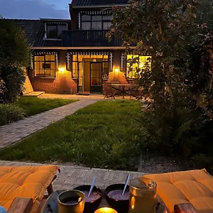 Luxury In Quiet Neighbourhood Near Bed & Breakfast